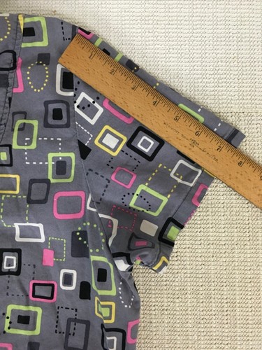 SB Scrub Top Women Size M Gray w Colorful Squares V neck Pockets Short Sleeves - Picture 10 of 14