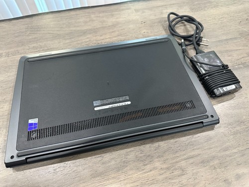 Dell Latitude 3550 i5-5200U @2.20 GHz 256GB SSD Window 10 - Picture 9 of 9