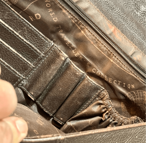 Valigetta/borsa messenger Piquadro in pelle con lati morbidi. (senza tracolla) - Foto 6 di 6