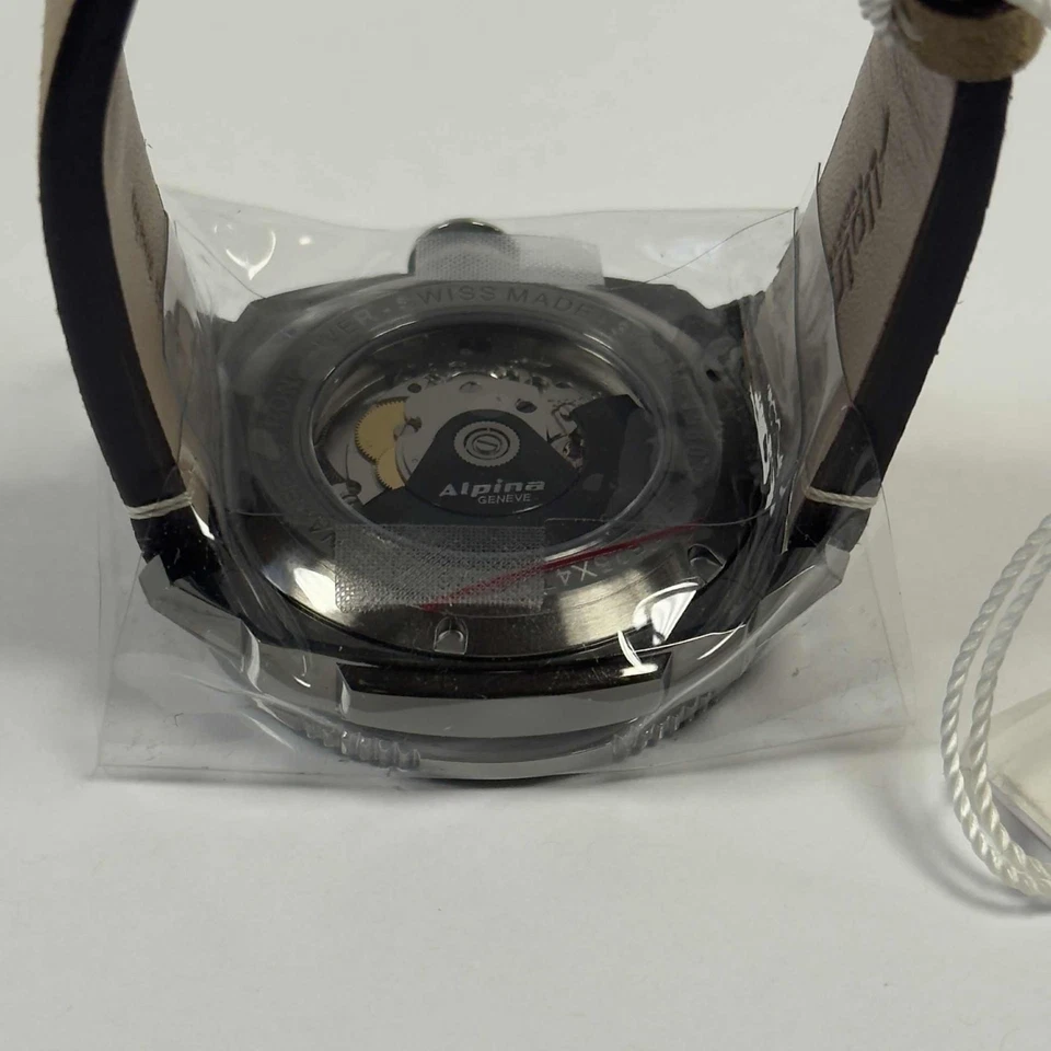 ALPINA SEASTRONG DIVER 300 自动浅棕色 (44 毫米) AL-525LGG4TV6 — 第 3/4 张图片