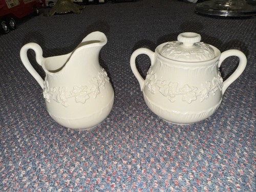Azúcar y crema de colección 3 piezas Wedgwood Queens Ware crema sobre borde de cáscara crema - Imagen 3 de 6