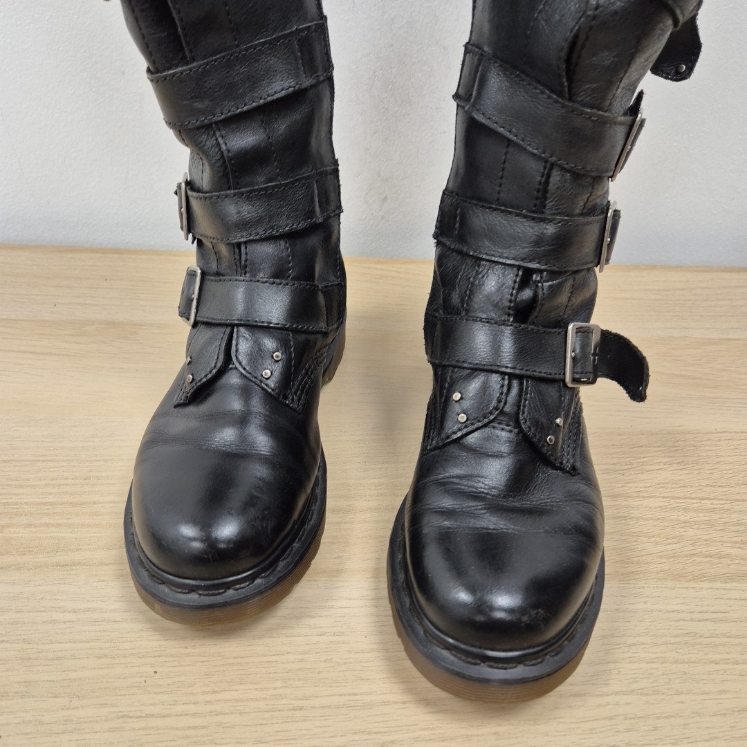 Dr.Martens ＰＨＩＮＡ Dr Martens Phina Buckle Biker Knee High Green Soft Leather Tall