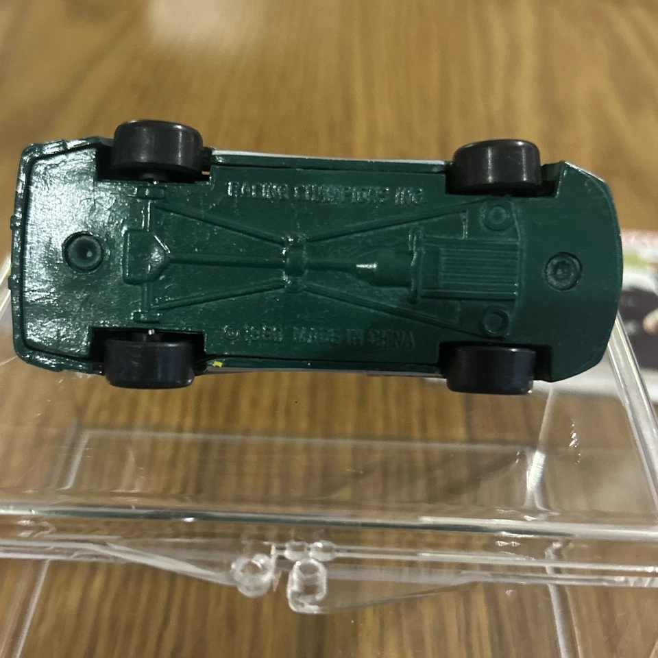 1990 Racing Champions #33 Harry Gant 1:64 NASCAR - In Plastic Case W/ Card&Base - Image 4 of 4