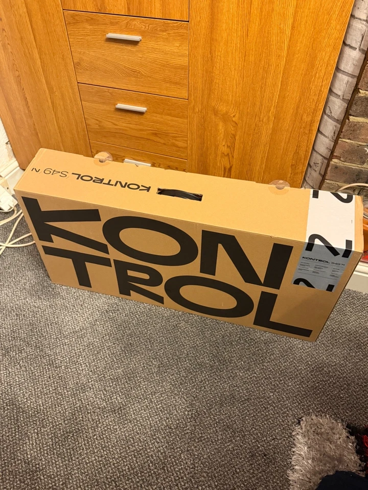 Native Instruments Komplete Kontrol S49 Mk3 keyboard controller in original box. - Image 2 of 4