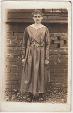 YOUNG WOMEN? GREAT OUTFIT - REAL PICTURE POSTCARD, 1920's, UNUSED