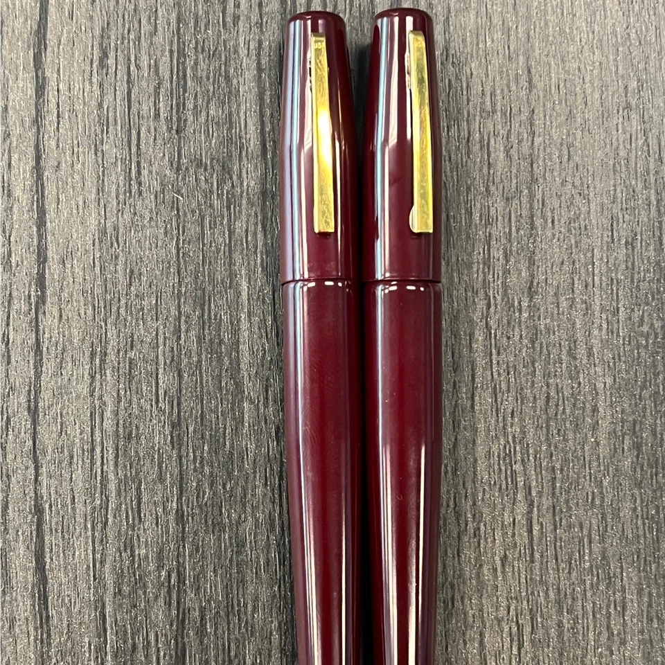 2 Plumas Police Magnum Borgoña Spray Pimienta Autodefensa OC Protección Personal Foto 2 de 4