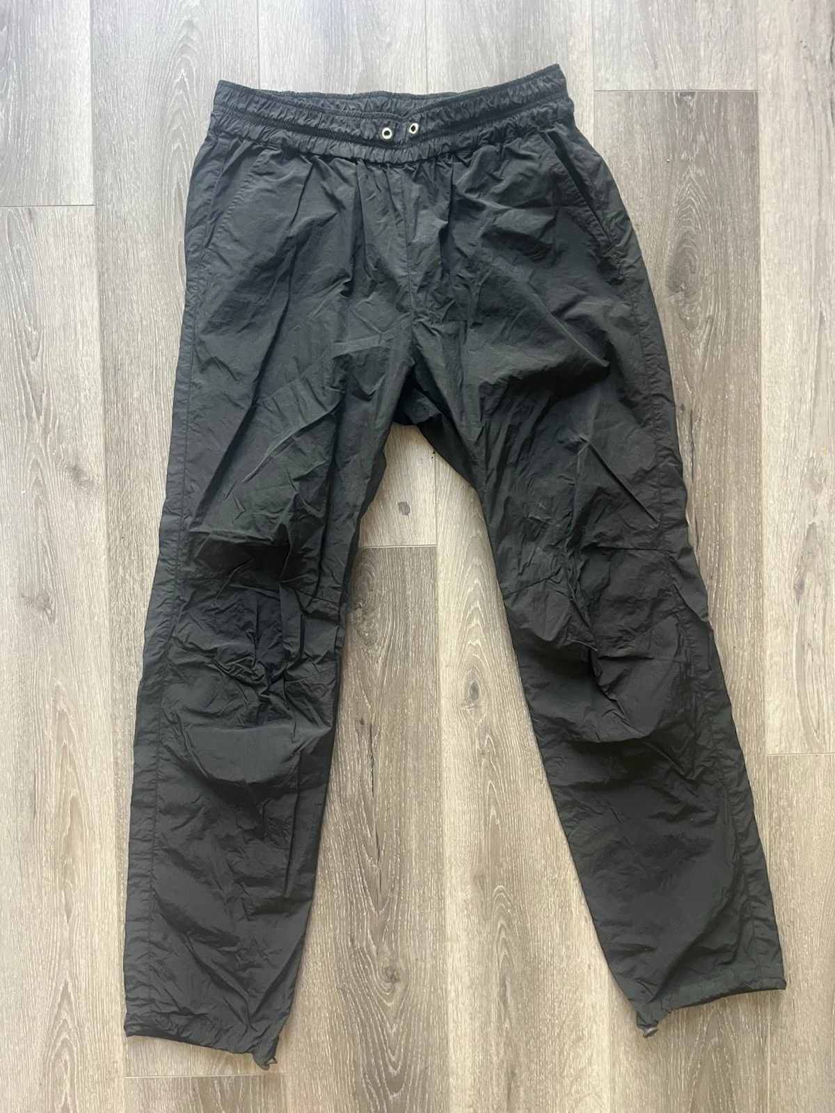 John Elliott Men's Nylon Himalayan Track Pants Size 3 Large Black
Opens in a new window or tab
