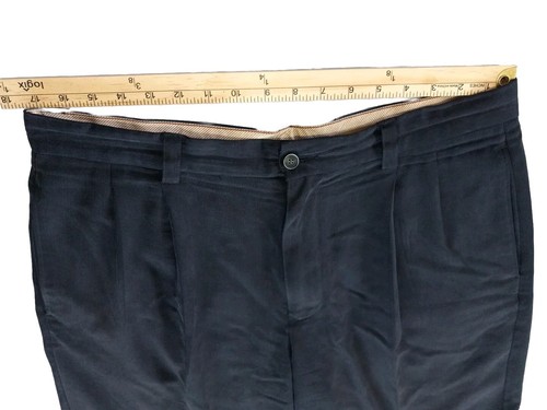 Tommy Bahama Men's 34 Modal Silk Bermuda Classic Fit Pleated Short Summer Black - Picture 6 of 11
