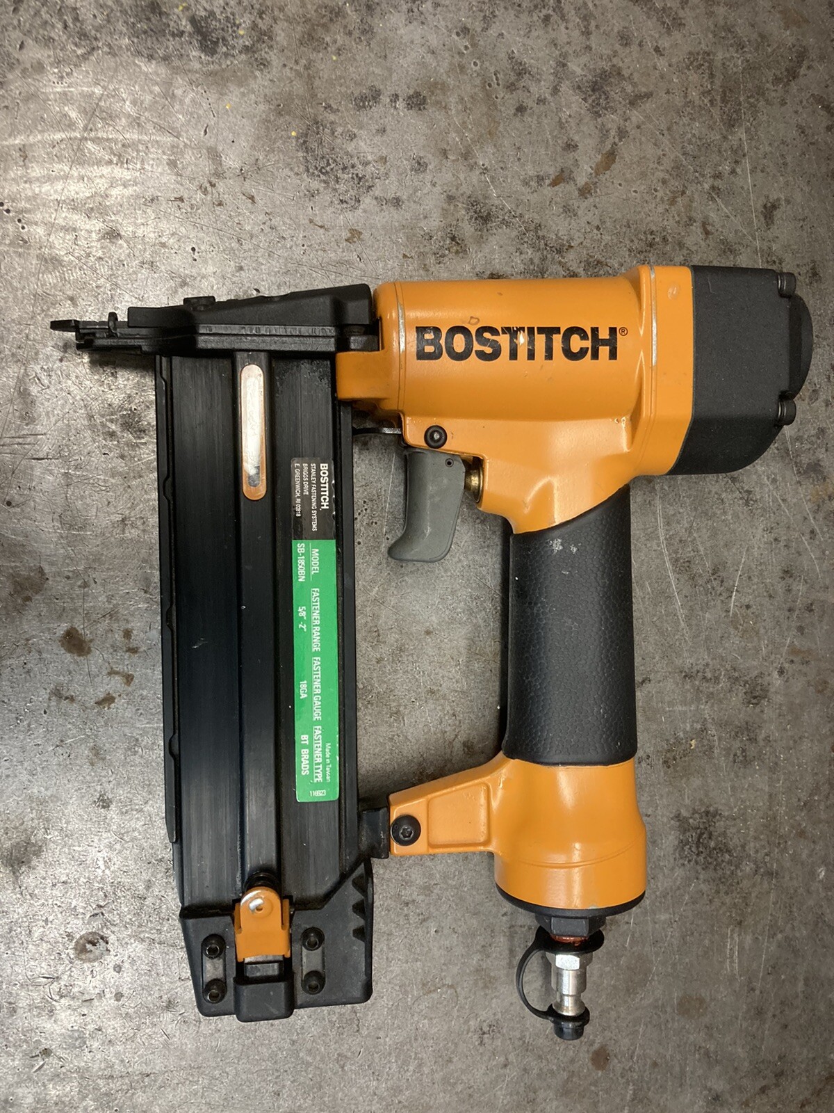 BRAD NAILER MODEL BT1855