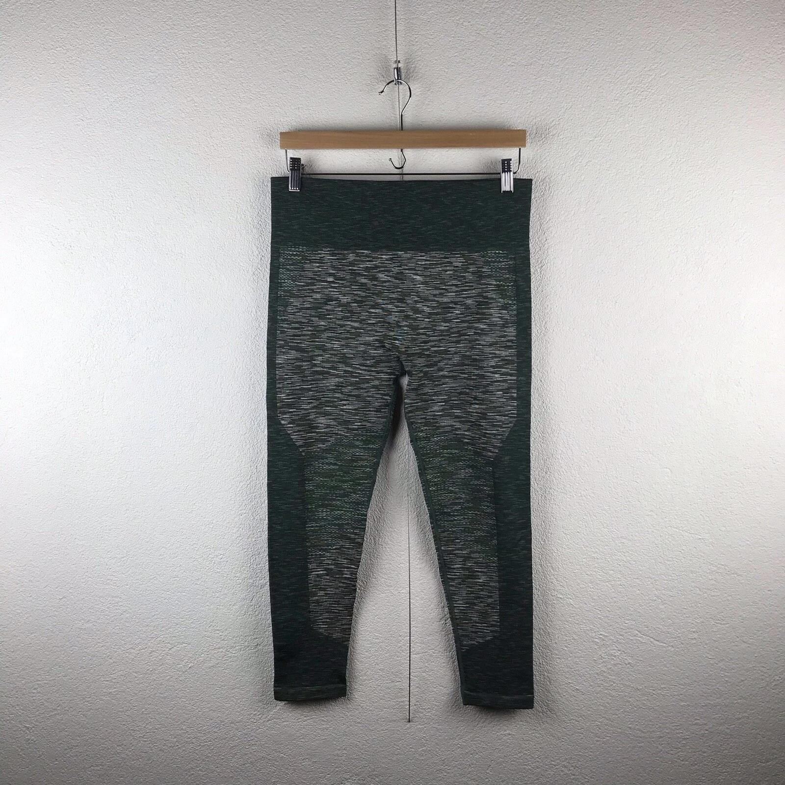 JoyLab l L Jungle Green 3/4 Length High Rise Sweat Wicking Seamless Legging Yoga