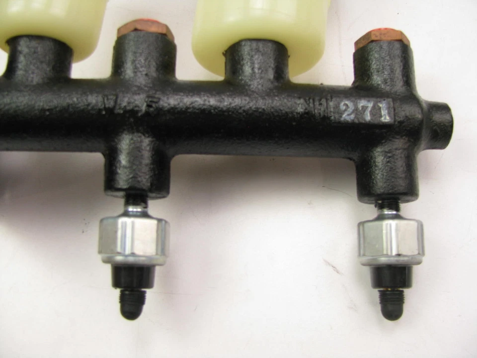 Cilindro maestro de freno Raybestos MC36476 para Toyota Corolla 1975-1976 Foto 4 de 4