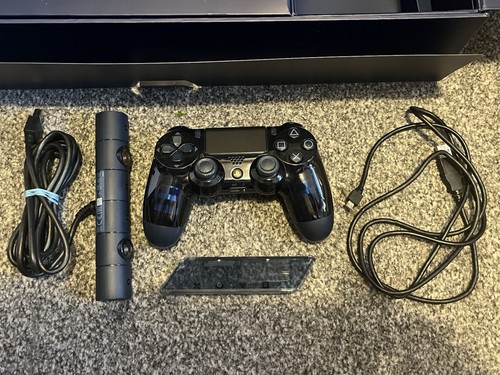 PlayStation 4 Pro 2TB 500 Million Limited Edition Console Boxed Complete PS4 VGC - Picture 8 of 21