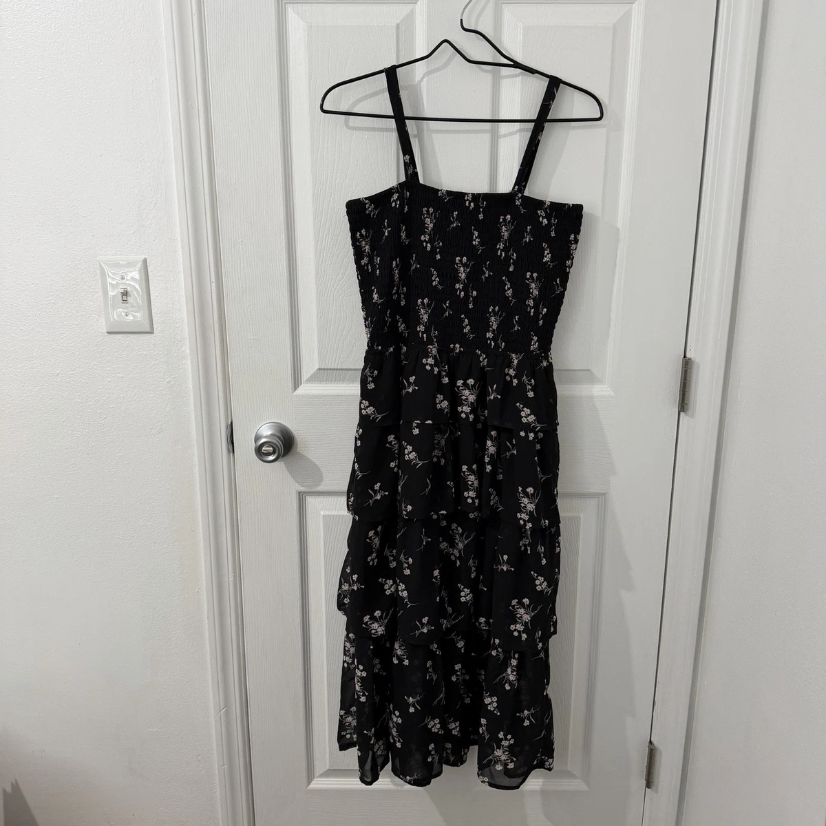 mimi chica midi dress Mimi Chica Midi Flowy Dress Size XS Sleeveless Multicolored Buttons Accents