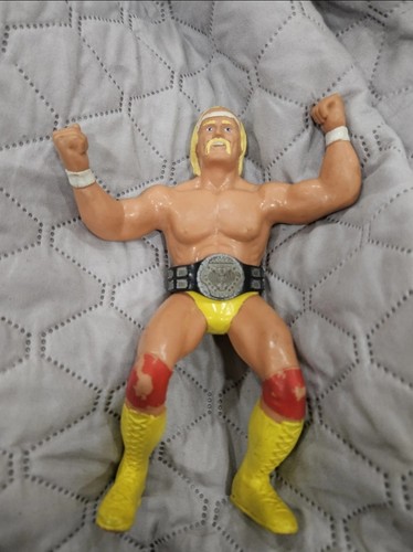 HULK HOGAN WWF WWE w/Tittle Belt 1984 LJN TITAN 8 ...