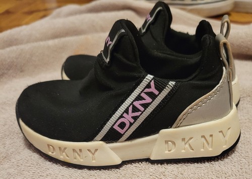 DKNY Girls Maddie Shoes Toddler Sz 5 Black White Slip On Sneakers Trainers - Picture 3 of 9