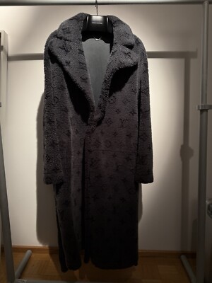 Louis Vuitton Shearling Coat size M (48)