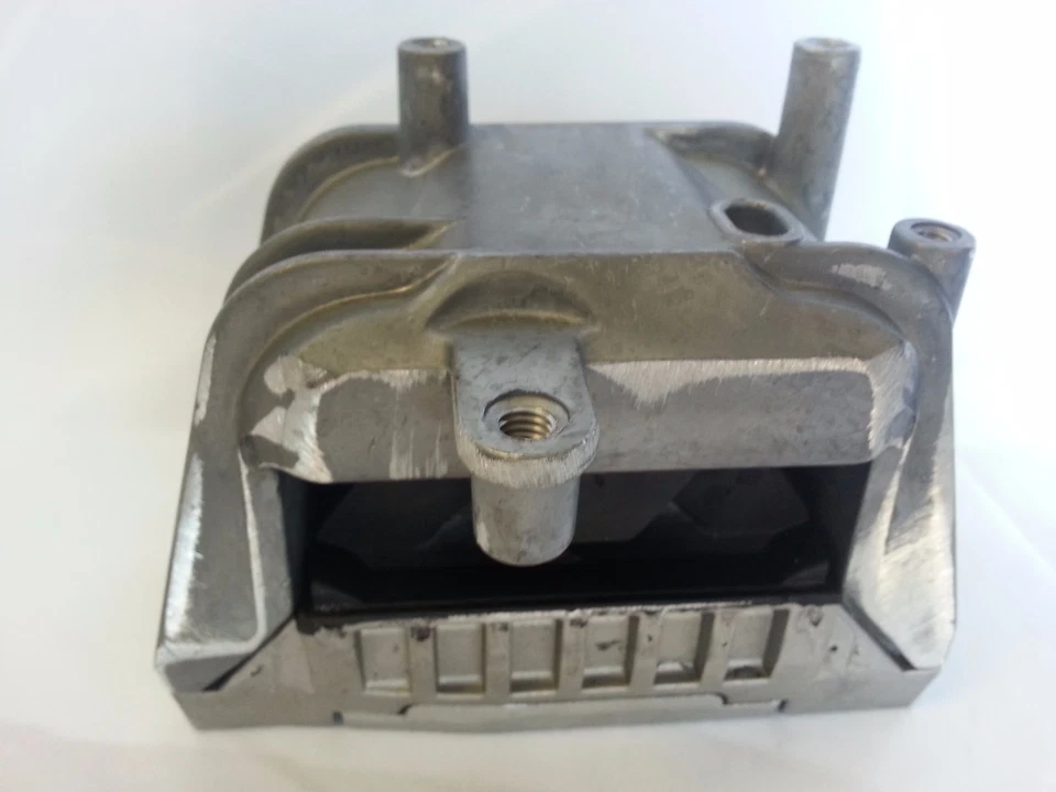 VOLKSWAGEN ENGINE MOUNT RIGHT SIDE BEETLE GOLF JETTA PASSAT RABBIT 1J0-199-262DA - Изображение 3 из 4