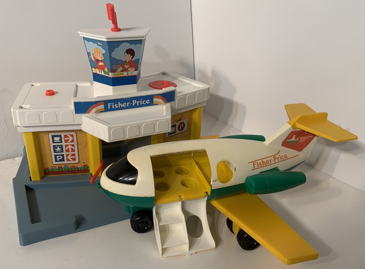 1980 Fisher Price Play Family Airport With Jet Plane Set #933 Incomplete
