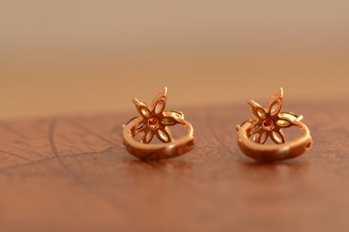 AamiraA 18K Gold Plated Multi-color Daisy Zircon AAA+ Designer Earrings Hoops - Picture 4 of 9