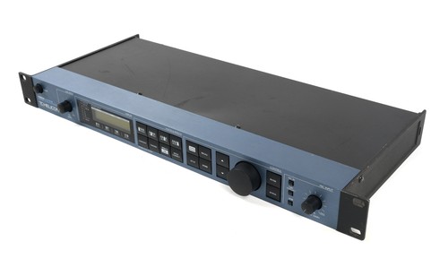 TC Helicon VoiceWorks Mic Preamp + Effect Processor - USED - PERFECT CIRCUIT - Picture 3 of 4