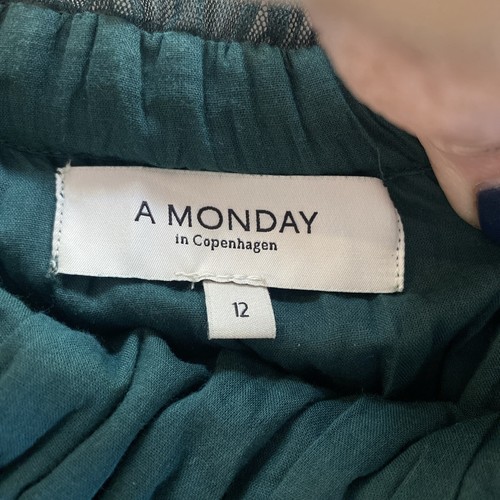 A Monday In Copenhagan Skirt Green Tulle Sz 12y Designer Holiday Attire EUC - Picture 3 of 6