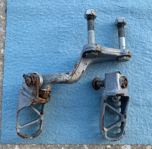KTM 640 2001 LC4 01 Footpegs W Peg Mount Pins Springs - Picture 3 of 4
