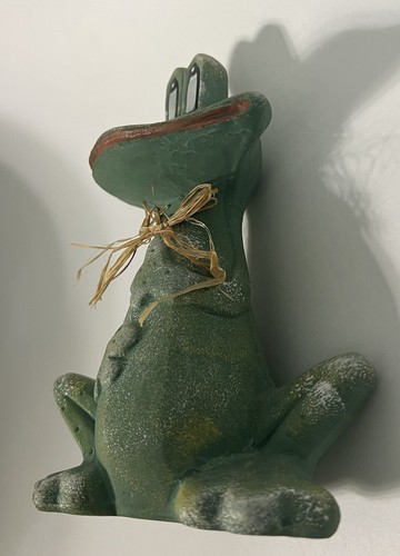 Funny Green Frog Display Decor Indoor/Outdoor 6.75” Bisque Ceramic Earth tone - Picture 5 of 24