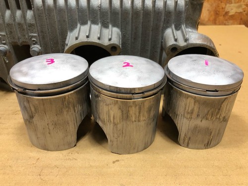 GT750 B5 Cylinder Piston Suzuki - Picture 2 of 10