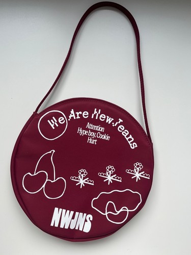 LIMITED NewJeans debut bag album (no photocards) - Picture 2 of 3