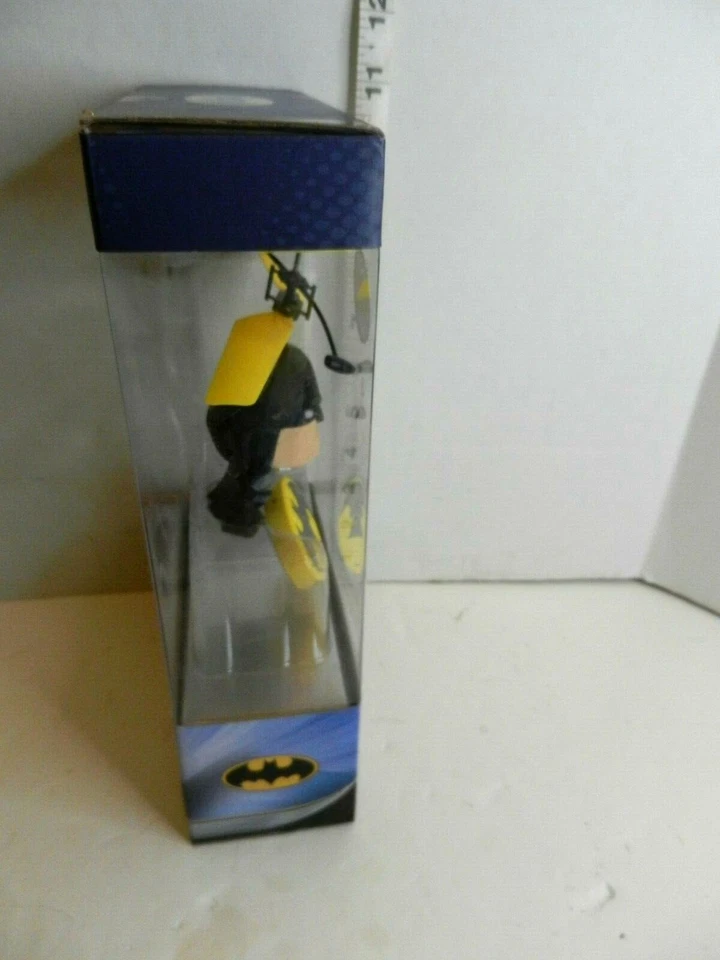 DC Comics Motion Control RC Flying Batman (INDOOR)~Easy To Operate - NEW!!! - Image 4 of 4