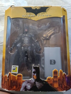 2005 Comic Con Exclusive Batman Begins BRUCE WAYNE Action Figure 