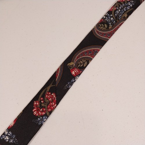 VTG Woodward Silk Necktie Blue & Red Paisley Floral on Black USA - Picture 4 of 12