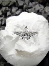 Noble style 1 carat diamond 18k water drop design