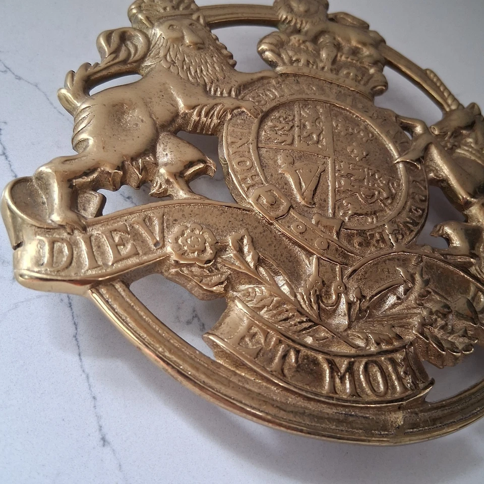 De colección Kings Arms Trivet Latón Pesado VA Metalcrafters Inc 1953 Unicornio Medieval A+! Foto 2 de 4