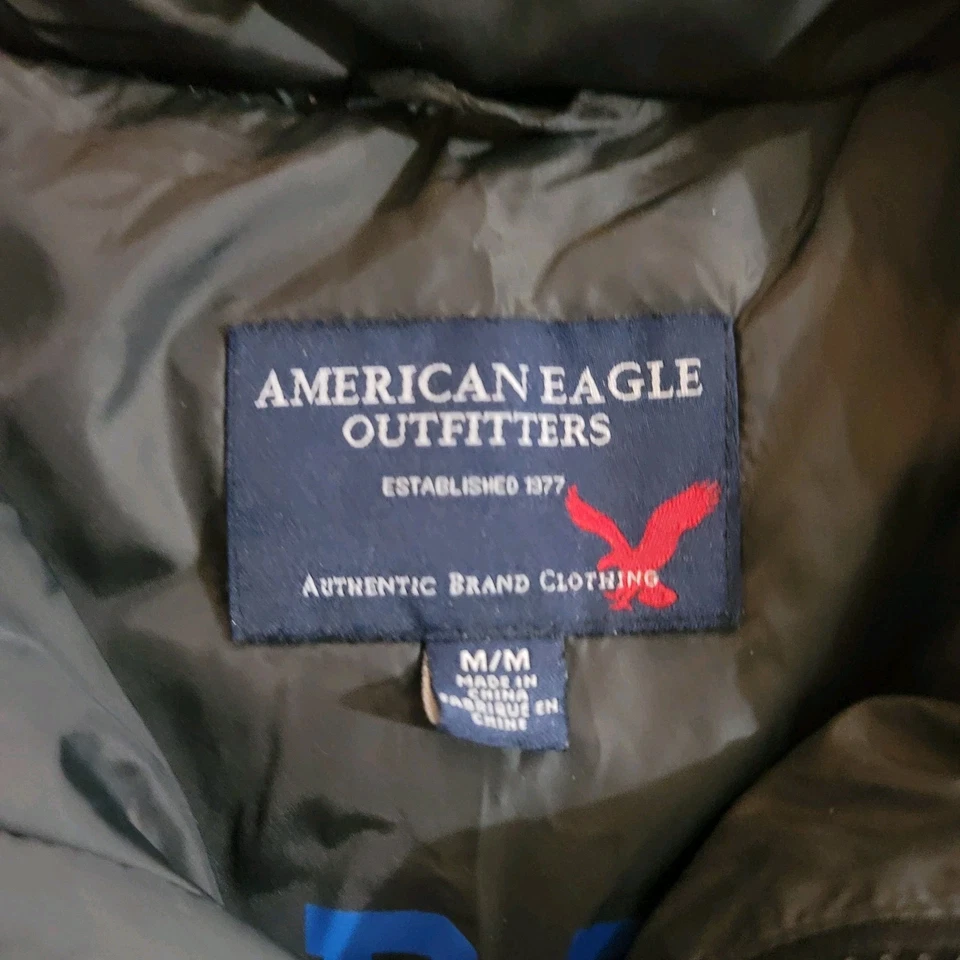 Chaleco acolchado de plumón American Eagle; para hombre M; negro reversible Foto 3 de 4