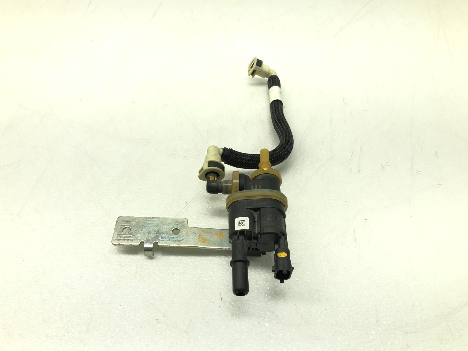 2017-2020 MASERATI LEVANTE 3.0L V6 FUEL VAPOR SOLENOID VALVE OEM