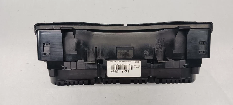 2015 VOLKSWAGEN TIGUAN Speedometer 5N0920973H 81k miles OEM 15 16 17 - Imagem 2 de 4