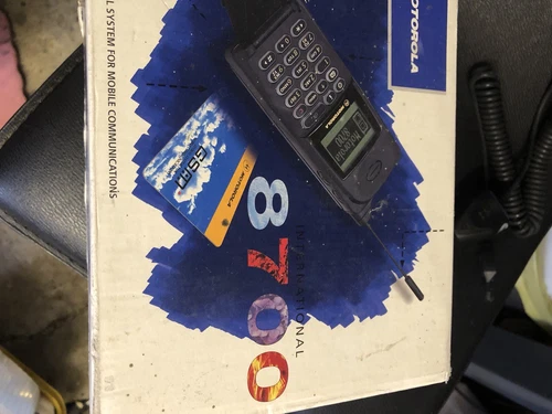 Motorola International 8700 Vintage/Retro Mobile Flip Phone (Working)
