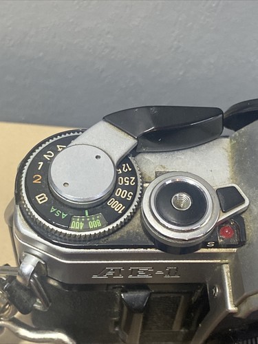 Canon AE-1 35mm Film Camera Silver w/ Data Back A , Vivitar 35-200mm 1:3.0-4.5 - Picture 4 of 11