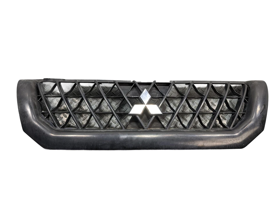 00 - 04 Mitsubishi Montero Sport Grille With Emblem Front Center Upper Oem - Image 3 of 4