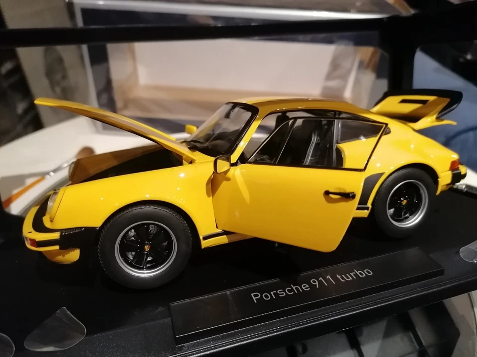 Norev 1/18 Porsche 911 Turbo 3.0 1976 Yellow MINT with Box Very Rare - Immagine 2 di 4