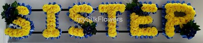 SCHWESTER künstliche Seide Trauer Blumen alle 6 Buchstaben Name Hommage Kranz Oma