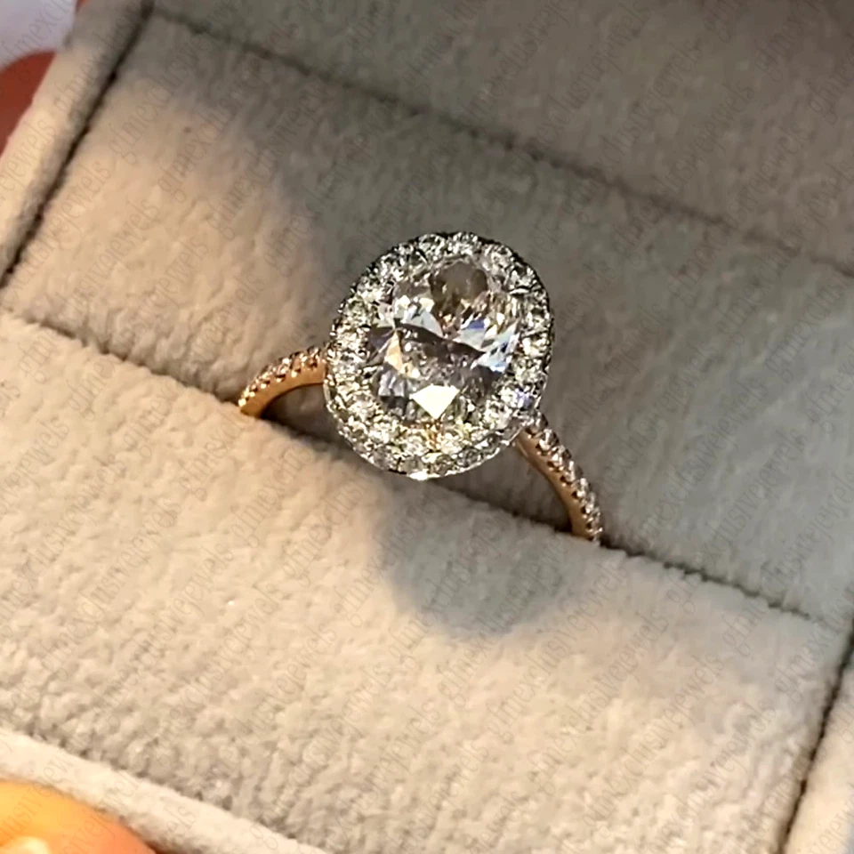 2.44 TCW 椭圆形切割莫桑石光环订婚戒指 14k 双色金色 — 第 3/4 张图片