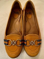 SOFFT Phoebe Nanuk Leather Slip On Loafers Gold Buckle Womens 8 Casual Comfy