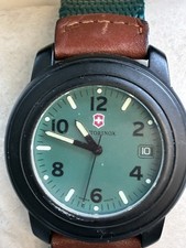 Reloj Victorinox Swiss Army Inox esfera verde ¡Batería nueva!