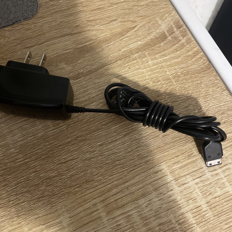 OEM Samsung ATADS10JBE Home Charger TRAVEL ADAPTER 5V O.7A