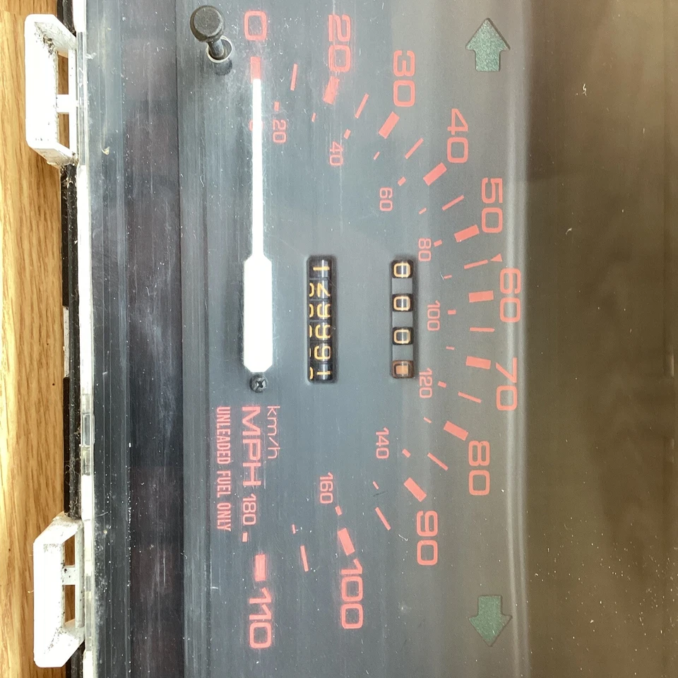 Cuadro de instrumentos medidor velocímetro 86-93 Mazda B2000 B2200 sin tacómetro 129 k OEM Foto 3 de 4