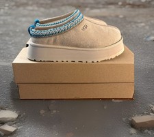 UGG Tazz Womens Size 8 Platform Slippers - Dr...