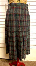 Vintage Pendleton 100 Virgin Wool Pleated Skirt Gray Red Plaid Preppy Flaws