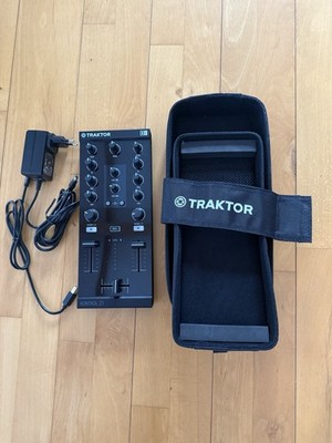 Native Instruments Traktor Kontrol Z1 DJ Mischpult/Controller - Schwarz